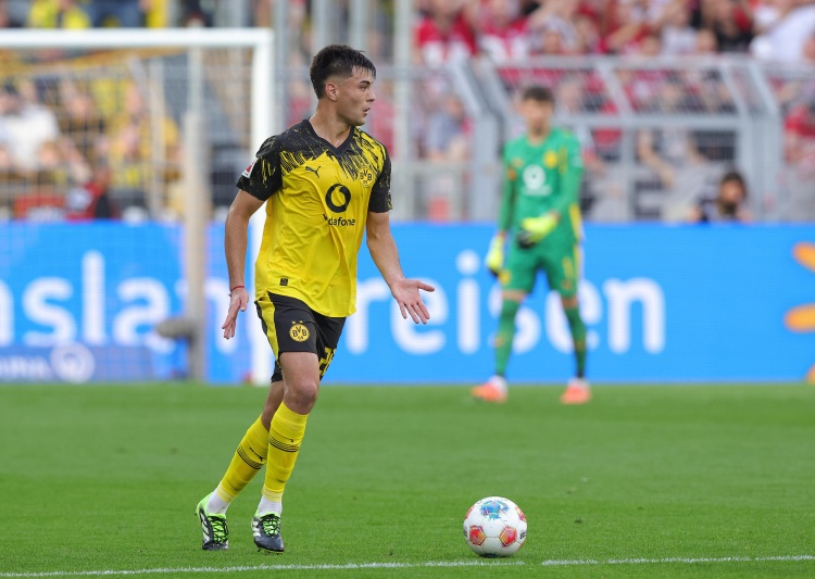 开云体育下载-回归！官方：切尔西激活合同条款，从多特提前召回中卫安塞尔米诺